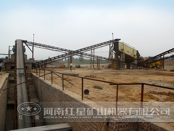 花崗巖石料生產線現(xiàn)場