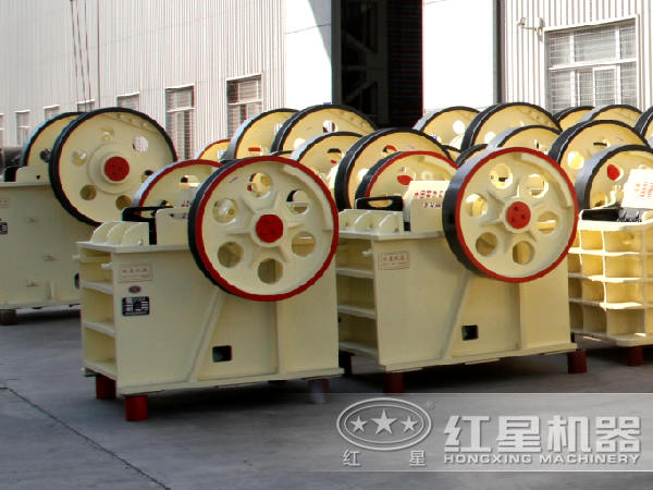 河南哪家生產(chǎn)的毒重石破碎機更好？