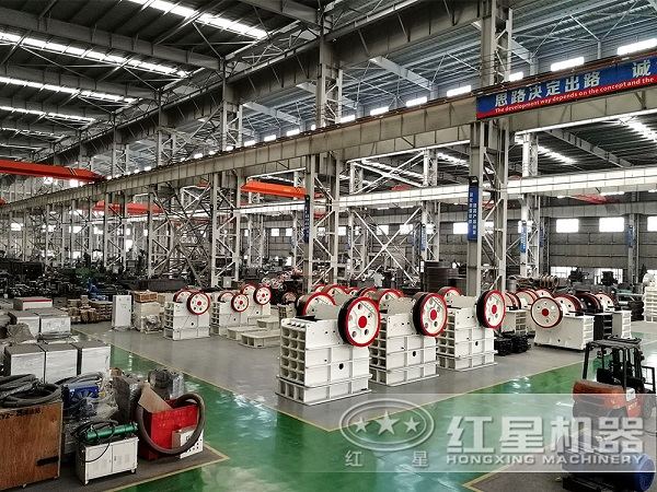 顎式粉碎機車(chē)間圖 顎式粉碎機車(chē)間圖