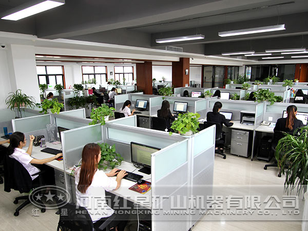 藍閃石對輥式破碎機服務(wù) 藍閃石對輥式破碎機服務(wù)