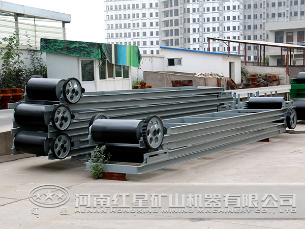 帶式輸送機(jī)廠家 帶式輸送機(jī)廠家