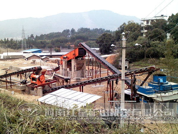 砂石生產(chǎn)線(xiàn)現場(chǎng)