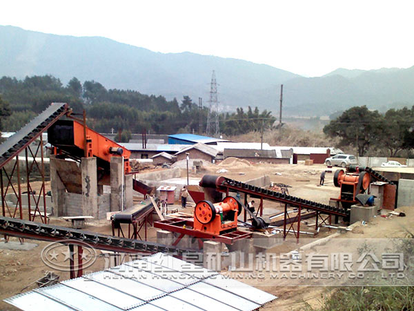 砂石生產(chǎn)線(xiàn)作業(yè)現(xiàn)場(chǎng) 砂石生產(chǎn)線(xiàn)作業(yè)現(xiàn)場(chǎng)