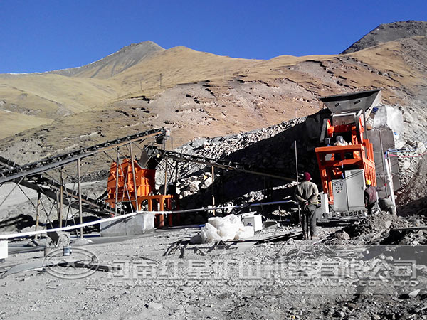 制砂生產(chǎn)線現(xiàn)場(chǎng) 制砂生產(chǎn)線現(xiàn)場(chǎng)