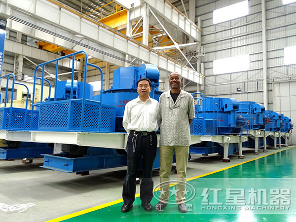 沖擊式破碎機生產(chǎn)車(chē)間