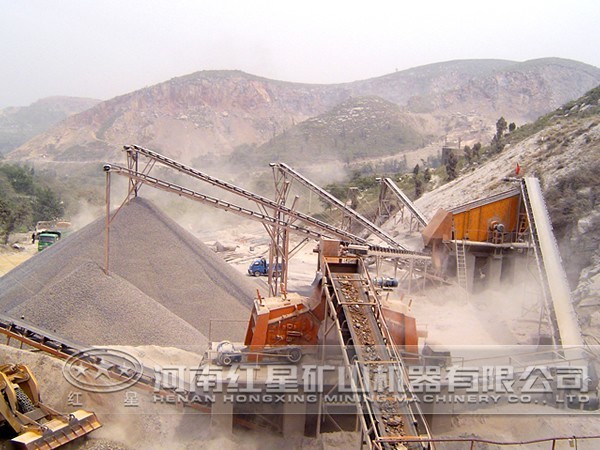 砂石生產(chǎn)線現(xiàn)場(chǎng) 砂石生產(chǎn)線現(xiàn)場(chǎng)