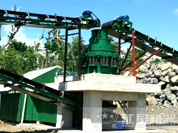 圓錐破碎機作業(yè)現場(chǎng) 圓錐破碎機作業(yè)現場(chǎng)