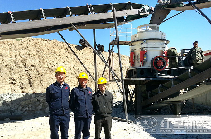 多缸液壓圓錐破客戶(hù)現場(chǎng)