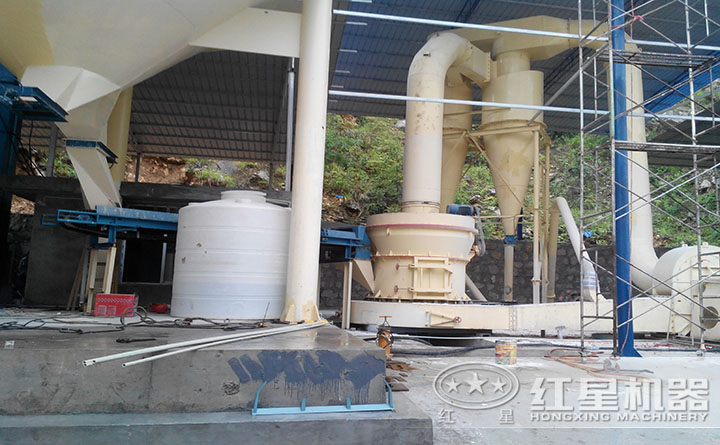 磨粉生產(chǎn)線(xiàn)現場(chǎng) 磨粉生產(chǎn)線(xiàn)現場(chǎng)