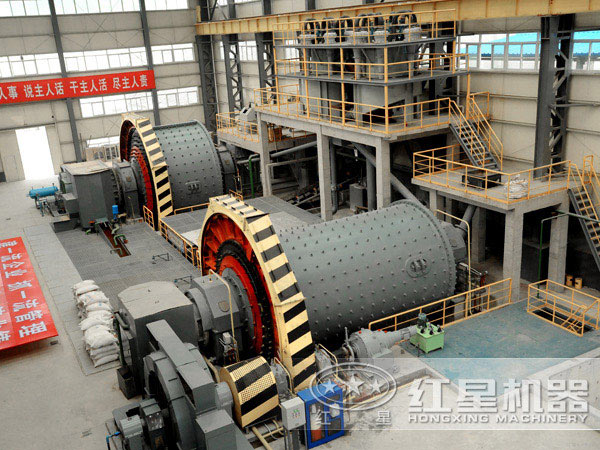 球磨機作業(yè)現場圖 球磨機作業(yè)現場圖