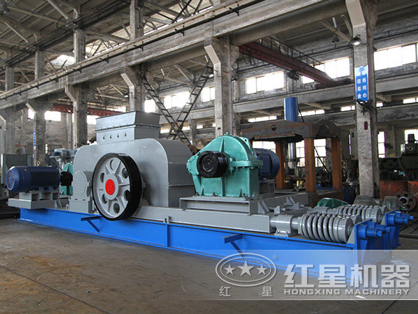 石料對輥式破碎機生產(chǎn)車間