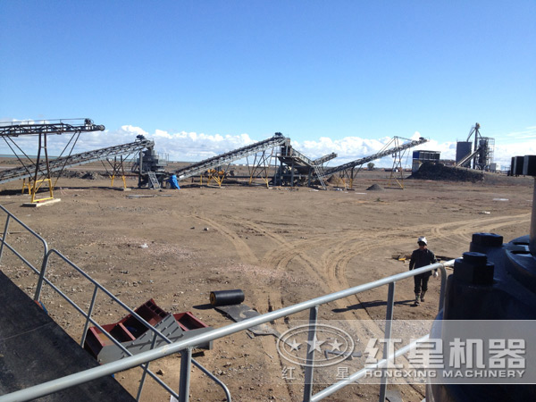 制砂機(jī)作業(yè)現(xiàn)場 制砂機(jī)作業(yè)現(xiàn)場