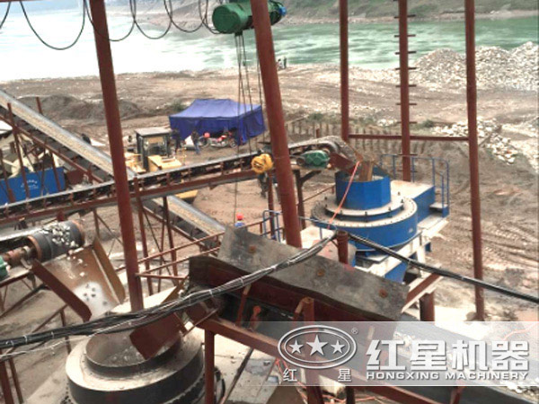 河石制砂作業(yè)現場 河石制砂作業(yè)現場