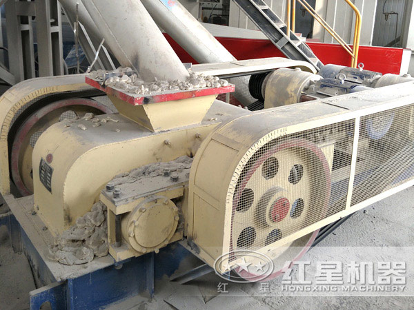 對輥式破碎機作業(yè)現(xiàn)場 對輥式破碎機作業(yè)現(xiàn)場