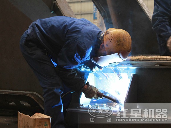 重晶石加工設備生產(chǎn)車(chē)間