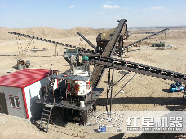 圓錐破碎機安裝、調試現場(chǎng)