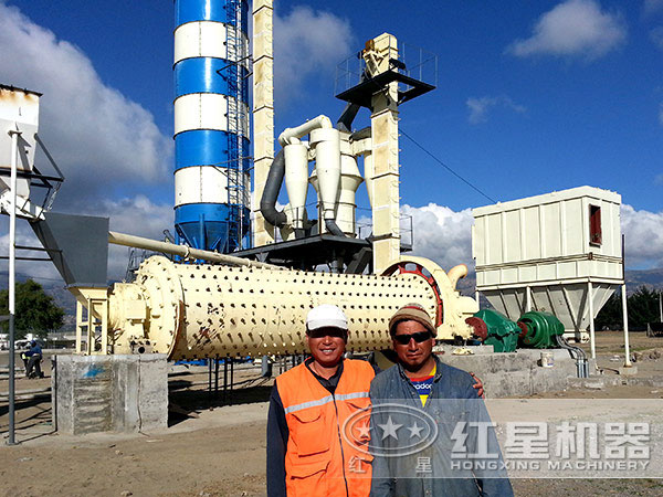 球磨機生產(chǎn)現場(chǎng)