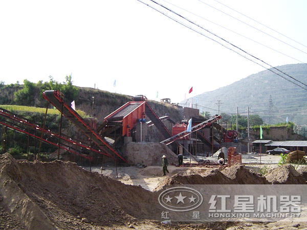 生產(chǎn)線(xiàn)中的焦炭破碎機