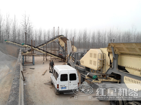 移動制砂機作業(yè)現(xiàn)場 移動制砂機作業(yè)現(xiàn)場