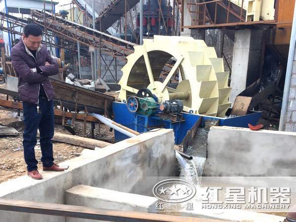 洗沙機(jī)洗沙現(xiàn)場(chǎng) 洗沙機(jī)洗沙現(xiàn)場(chǎng)