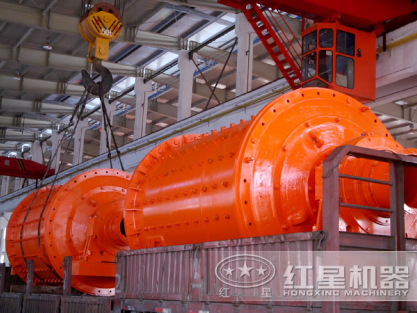 磷礦球磨機(jī)發(fā)貨現(xiàn)場(chǎng)
