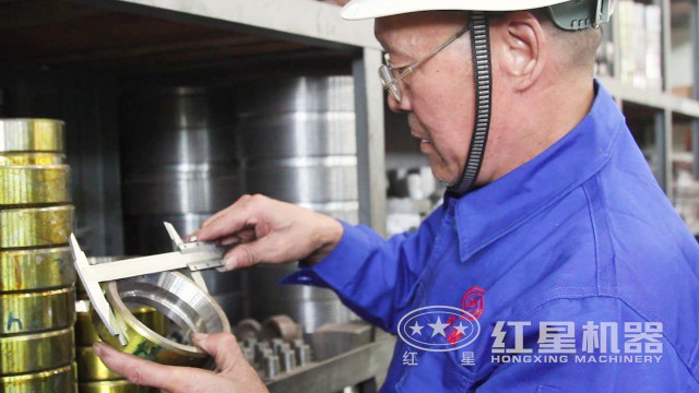 對配件尺寸進(jìn)行檢測 對配件尺寸進(jìn)行檢測