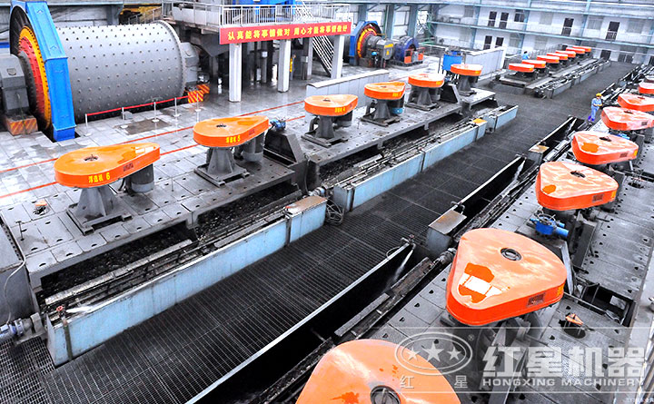 大型浮選生產(chǎn)現場(chǎng)