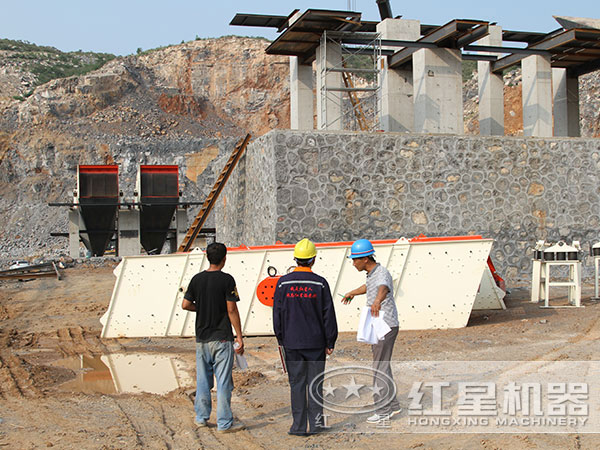 現場(chǎng)指導安裝振動(dòng)篩 現場(chǎng)指導安裝振動(dòng)篩