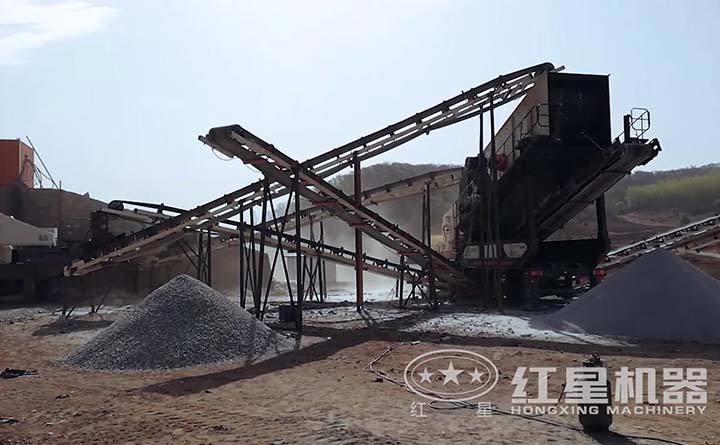 河石移動(dòng)磕石子機現場(chǎng) 河石移動(dòng)磕石子機現場(chǎng)