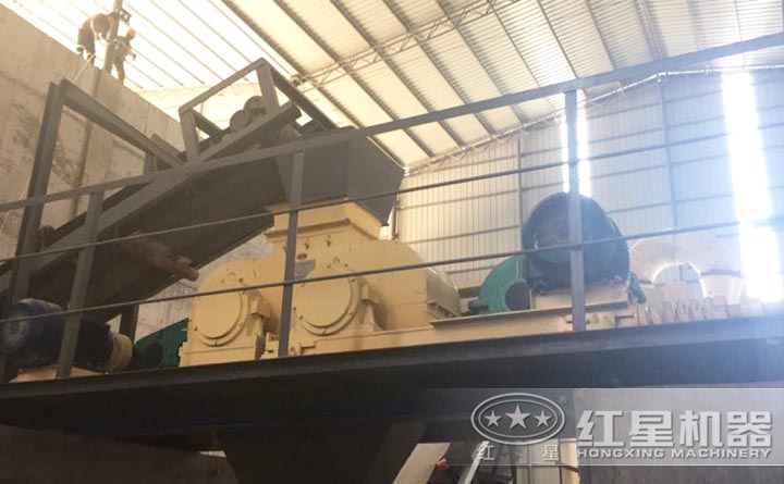 對輥制沙機安裝、調試現場(chǎng)