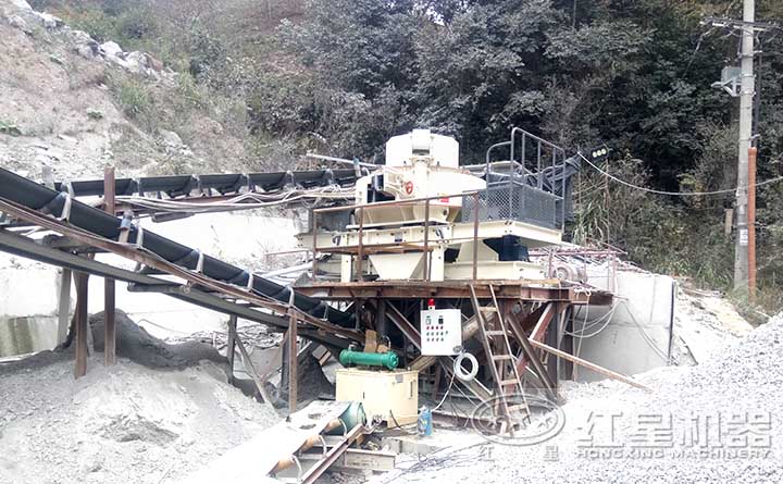 時產500噸制砂機生產現(xiàn)場 時產500噸制砂機生產現(xiàn)場