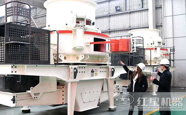 客戶來(lái)廠參觀制砂機(jī)設(shè)備 客戶來(lái)廠參觀制砂機(jī)設(shè)備