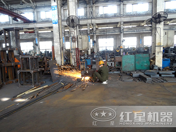 大型設(shè)備生產(chǎn)車間 大型設(shè)備生產(chǎn)車間