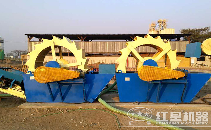 紅星技工現(xiàn)場指導(dǎo)設(shè)備安裝、調(diào)試