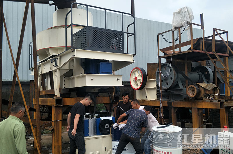 制砂設備安裝、調試現場(chǎng)