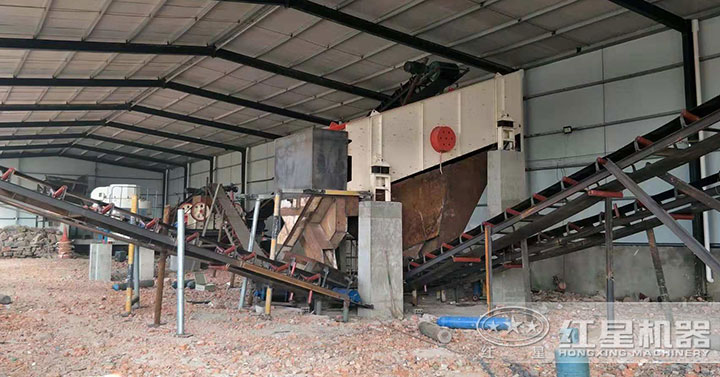 制砂現場(chǎng) 制砂現場(chǎng)