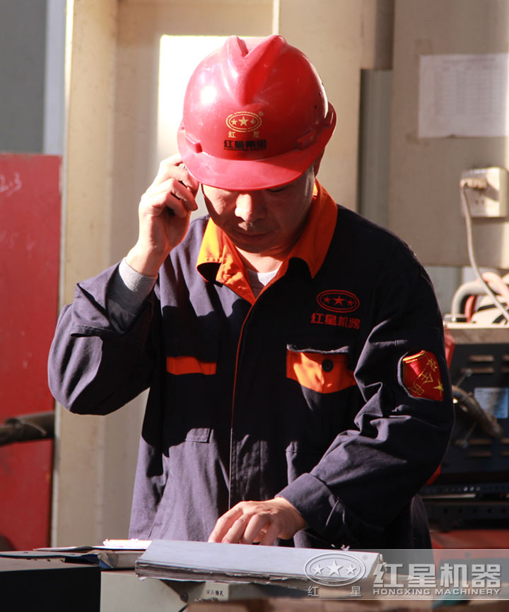 安全員，聯(lián)系客戶為其講解基本安全常識