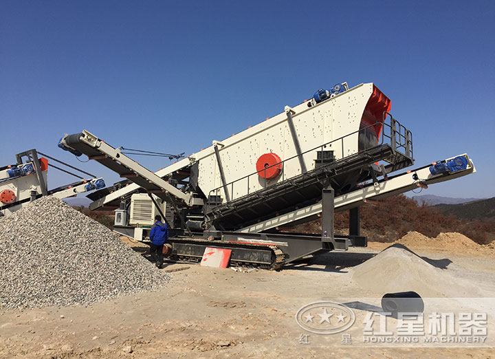 履帶破碎機碎石現場(chǎng) 履帶破碎機碎石現場(chǎng)