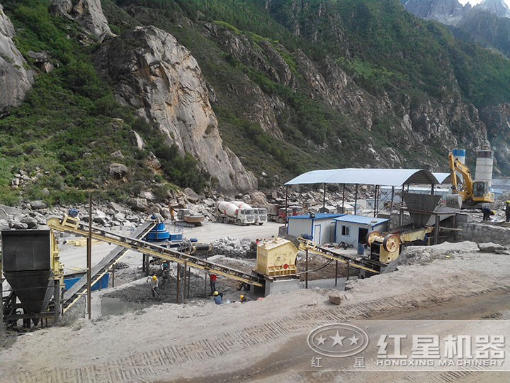 制砂生產(chǎn)線(xiàn)現場(chǎng) 制砂生產(chǎn)線(xiàn)現場(chǎng)