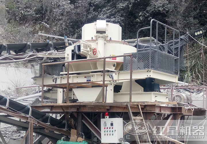 VSI制砂機(jī)處理花崗巖現(xiàn)場 VSI制砂機(jī)處理花崗巖現(xiàn)場