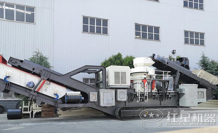 廠(chǎng)區擺放的新型移動(dòng)式破碎站圖 廠(chǎng)區擺放的新型移動(dòng)式破碎站圖