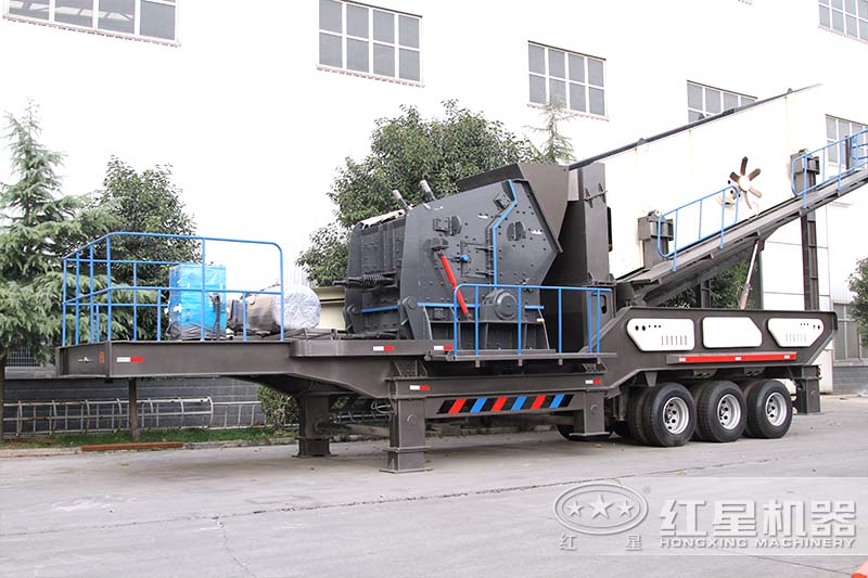 大型移動(dòng)反擊式破碎機 大型移動(dòng)反擊式破碎機