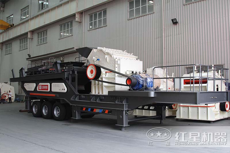 大型移動(dòng)細碎機 大型移動(dòng)細碎機