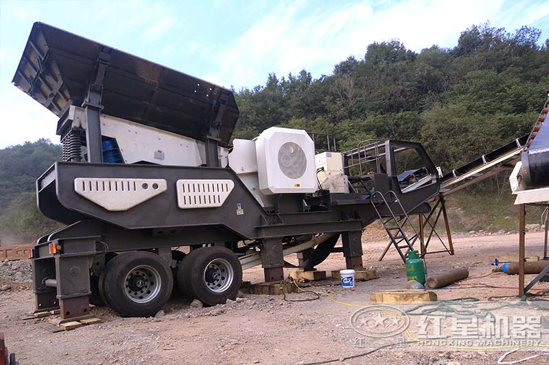 時產(chǎn)40噸簡易式輪胎移動破客戶現(xiàn)場 時產(chǎn)40噸簡易式輪胎移動破客戶現(xiàn)場