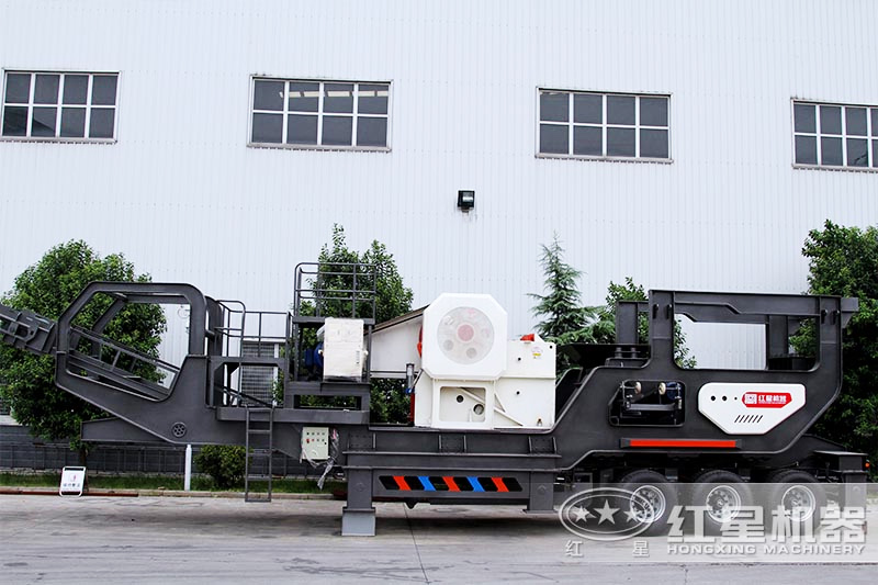 移動(dòng)顎式粉碎機(jī)設(shè)備實(shí)拍 移動(dòng)顎式粉碎機(jī)設(shè)備實(shí)拍