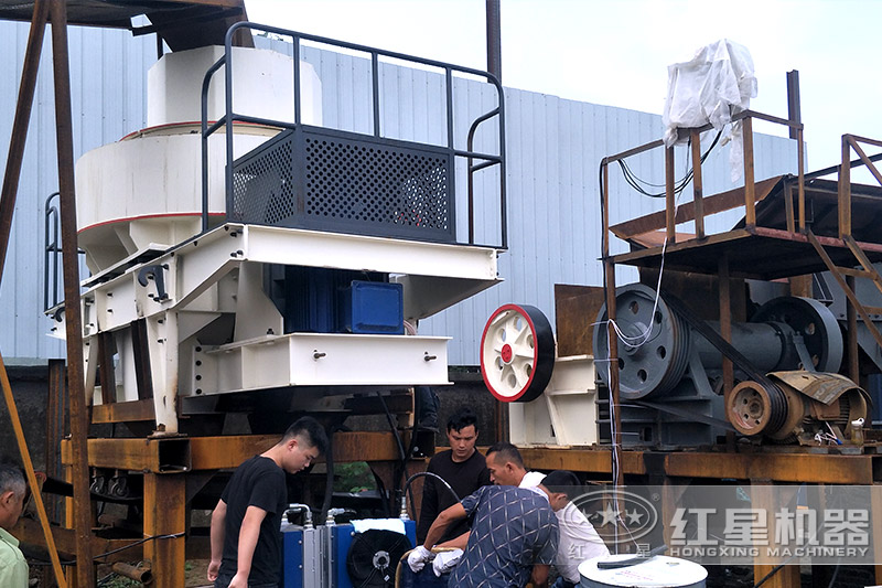 河石碎沙機(jī)客戶現(xiàn)場(chǎng) 河石碎沙機(jī)客戶現(xiàn)場(chǎng)