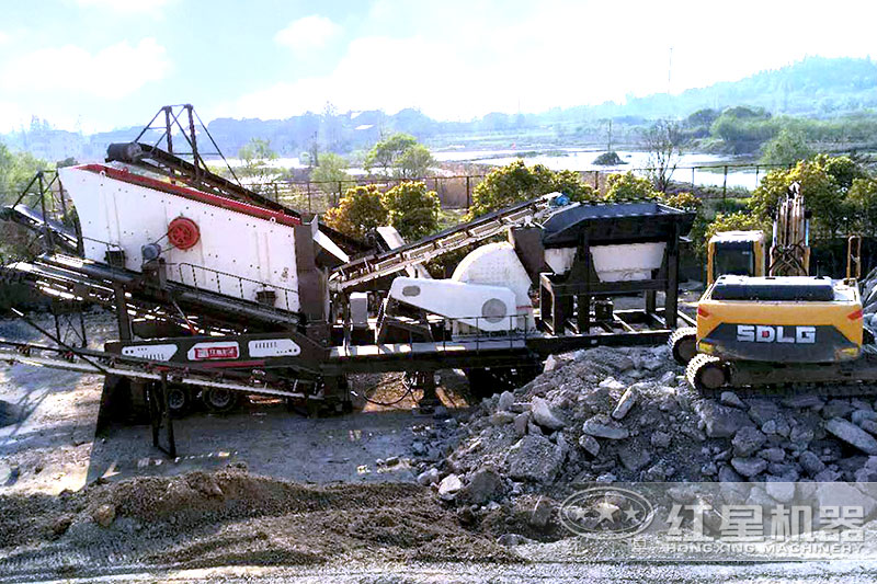 移動(dòng)重錘式碎石車(chē)現場(chǎng)