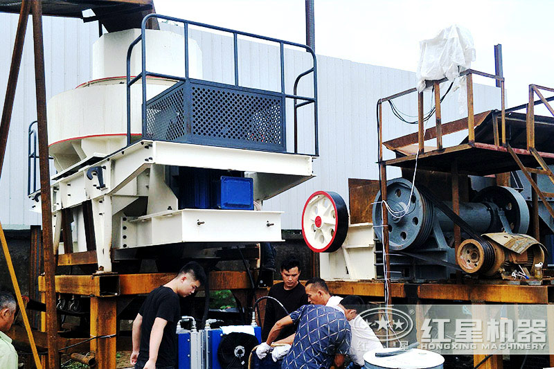 河卵石磨砂機設備客戶(hù)現場(chǎng) 河卵石磨砂機設備客戶(hù)現場(chǎng)