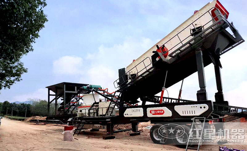 可移動(dòng)式制砂機客戶(hù)現場(chǎng)