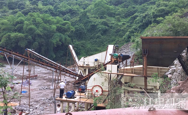 錘破石頭制砂機生產(chǎn)線(xiàn)設備現場(chǎng) 錘破石頭制砂機生產(chǎn)線(xiàn)設備現場(chǎng)